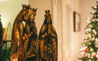 Three magi nativity scene 